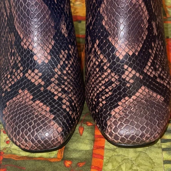 #59 Aqua Soren Brown Snakeskin patterned heeled Ankle Boots sz 8 NWOT - Picture 7 of 8